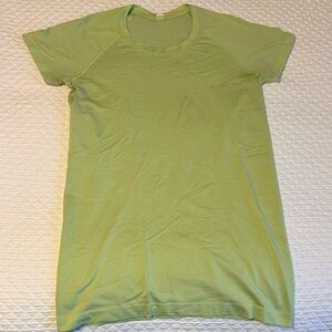 Lululemon Athletica Light Green Short Sleeve Tee